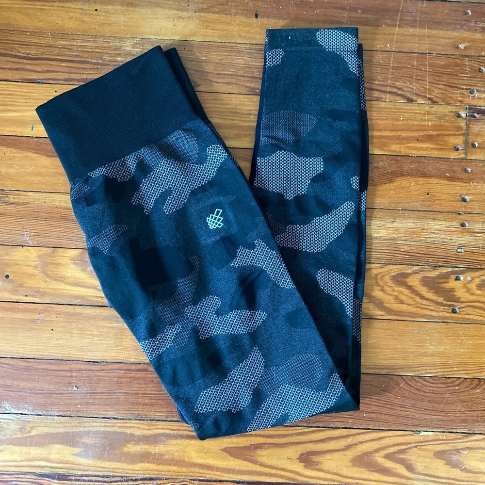 black camo leggings